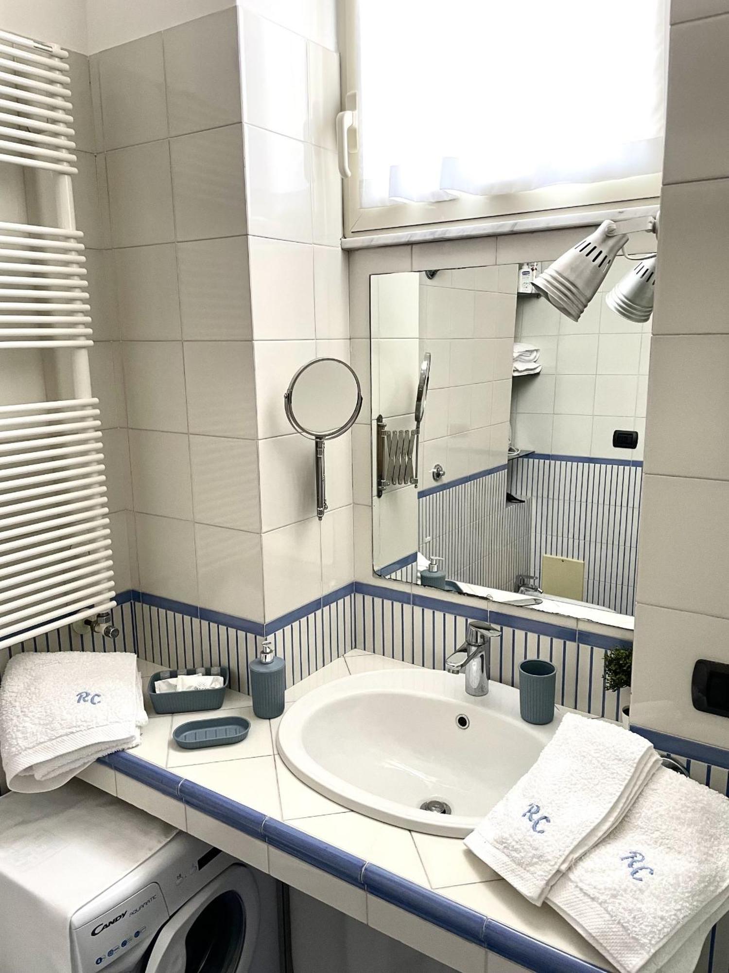 Residenza Chiaia Bed and Breakfast Napoli Eksteriør billede